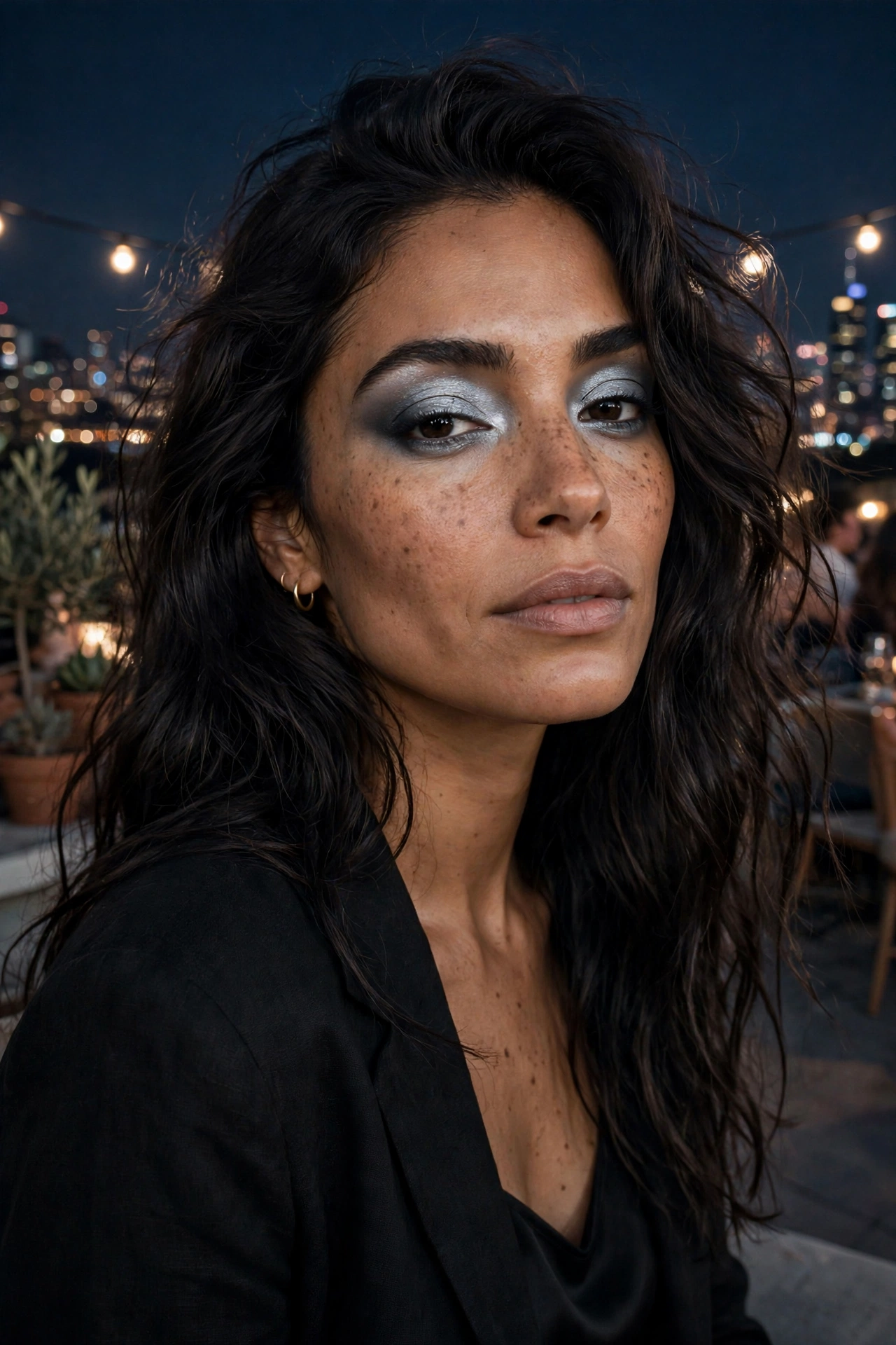 Smoky silver eyeshadow
